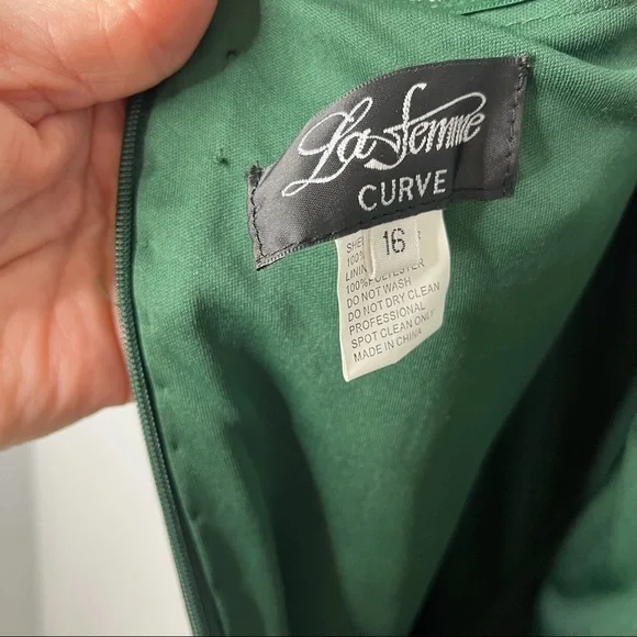 La Femme Off The Shoulder Jersey Fit & Flare Gown Green Dress Size 16 Formal - Picture 9 of 11